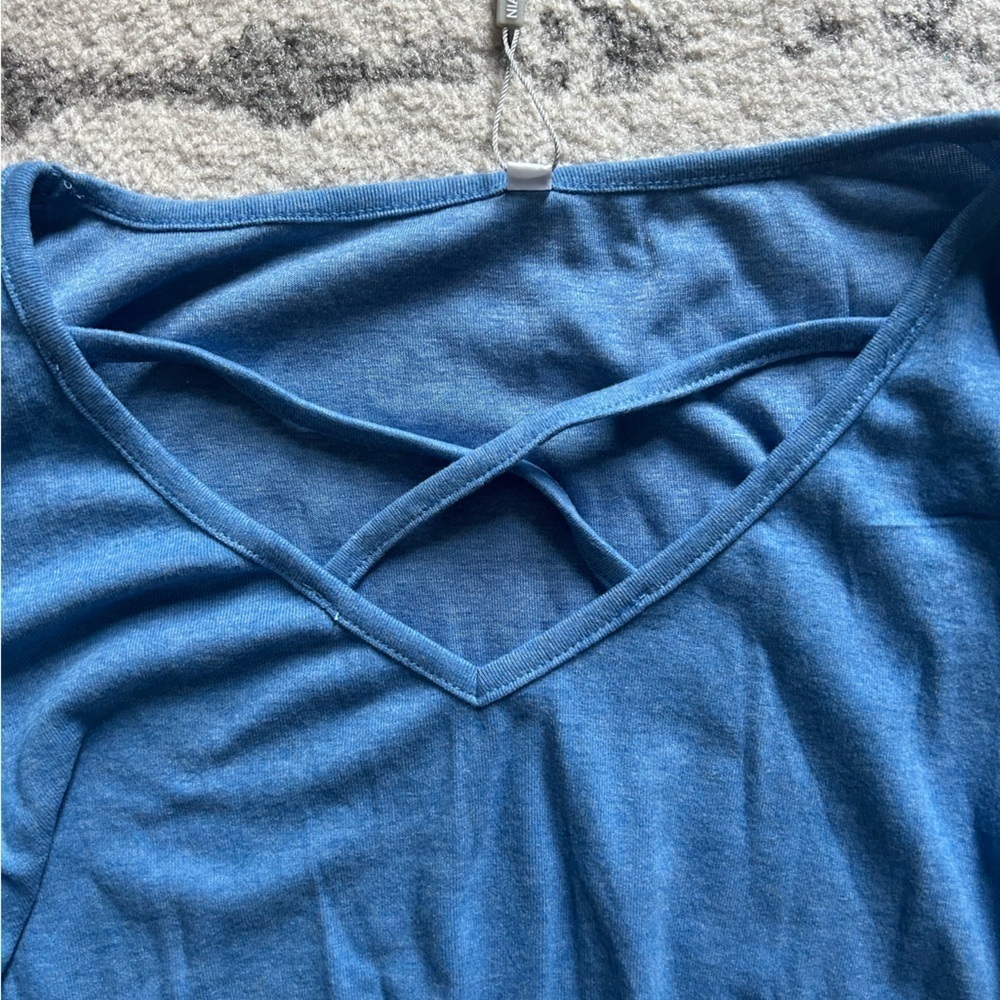 Blue twist front long sleeve - Picture 2 of 3